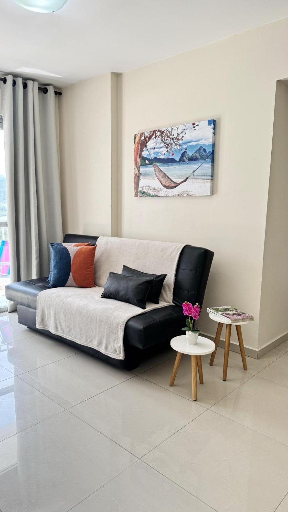 Apartamento Apto Espacoso Ao Lado Do Oceanic Aquarium E Perto Do Parque Unipraiais Com Garagem