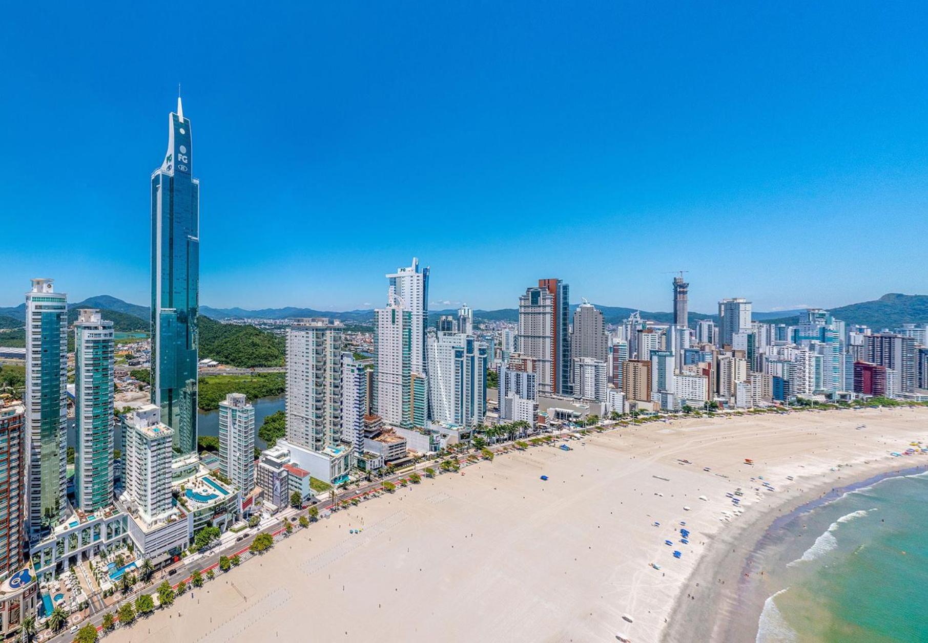 Apto Espacoso Ao Lado Do Oceanic Aquarium E Perto Do Parque Unipraiais Com Garagem Apartamento Balneario Camboriu
